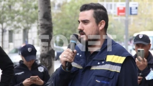 Predsednik sindikata daje krv